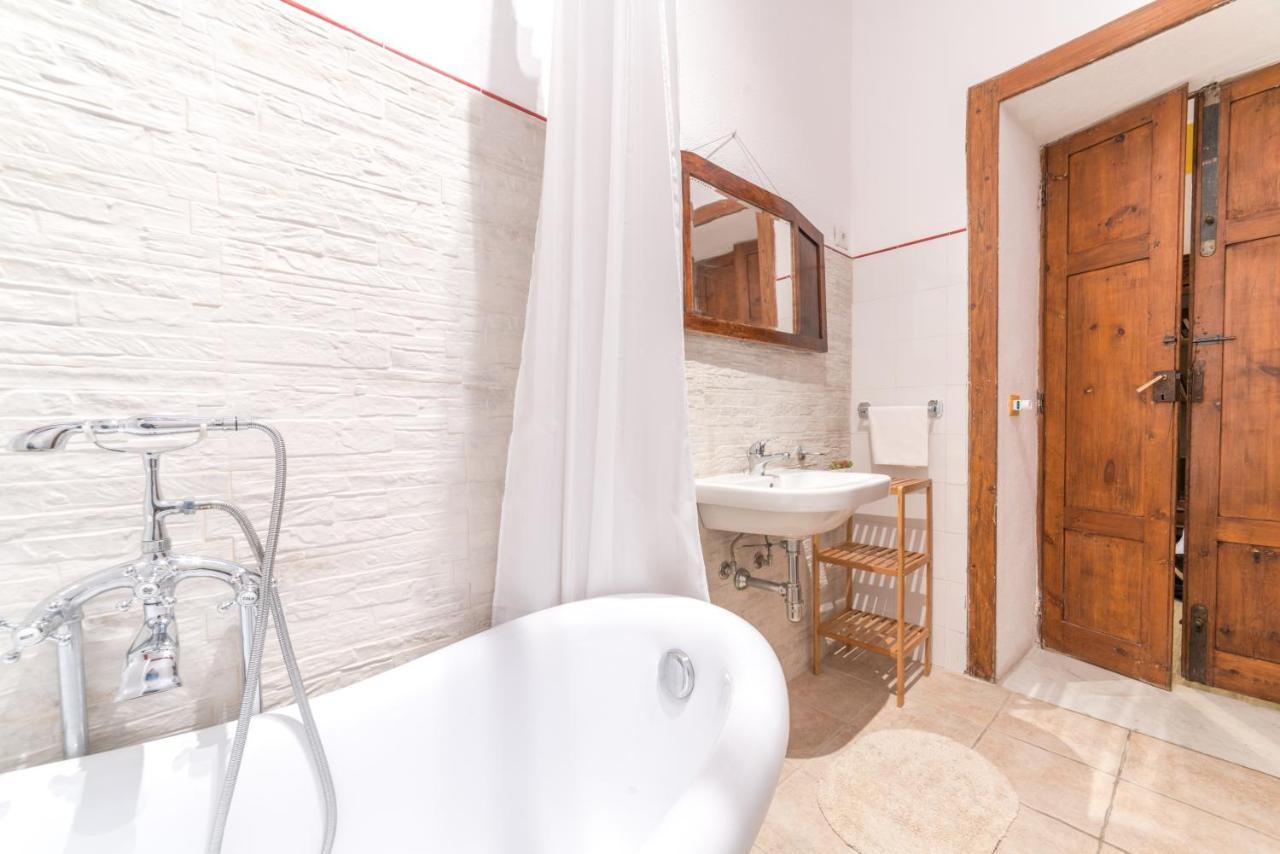Appartamento Genovesi . Intero . Wifi . Ac Cagliari