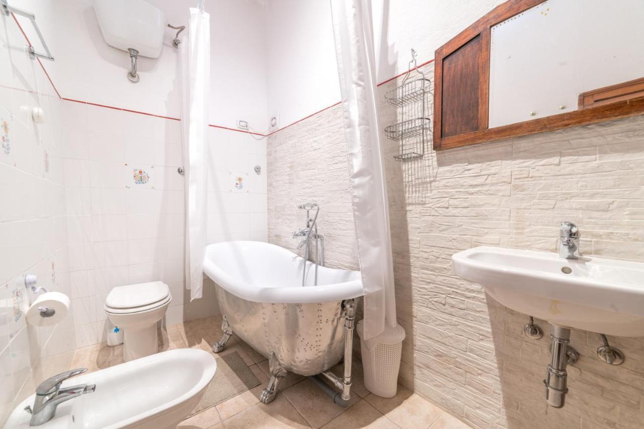 Genovesi . Intero . Wifi . Ac Appartamento *
